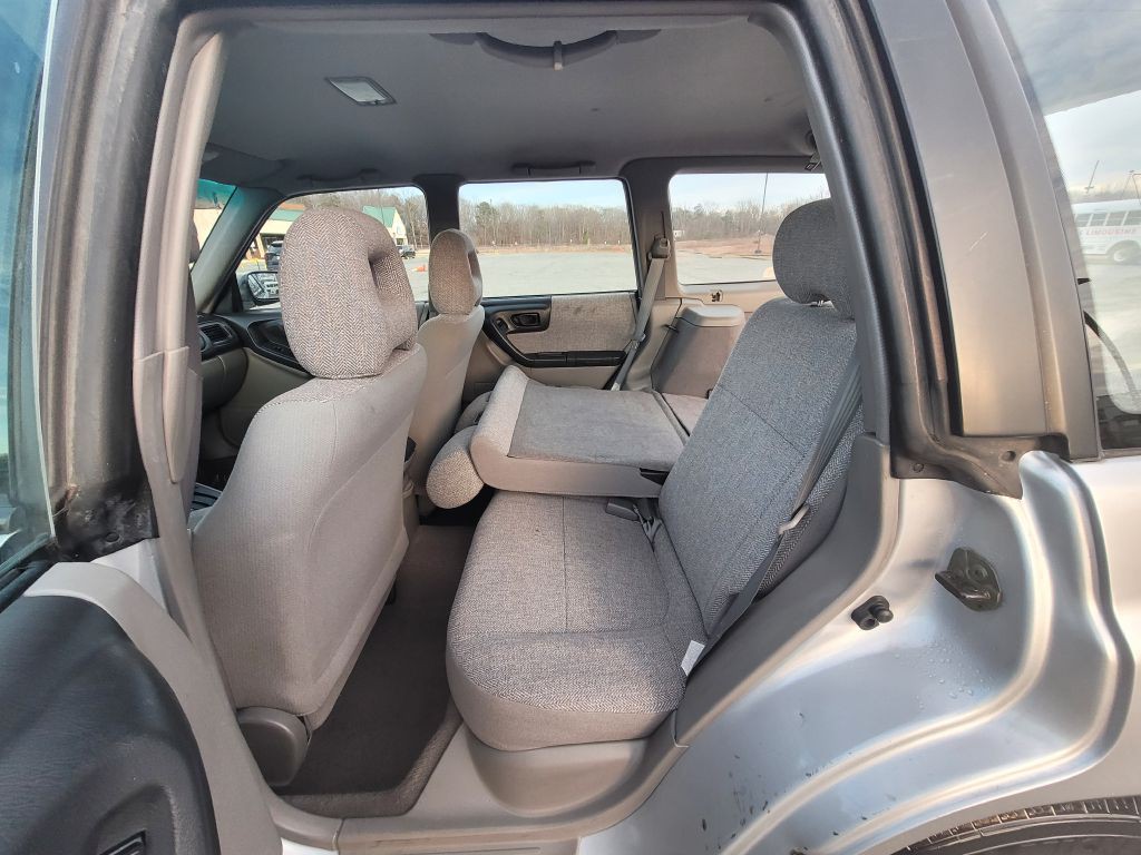 2002 Subaru Forester Image 18