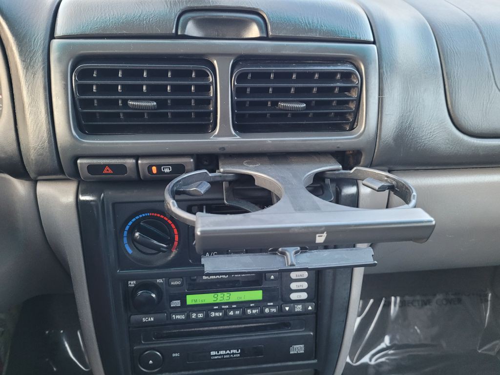 2002 Subaru Forester Image 24