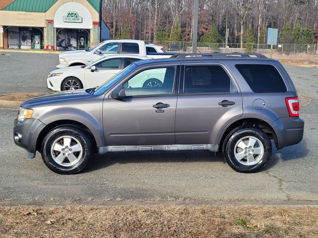 2011 Ford Escape Image 2