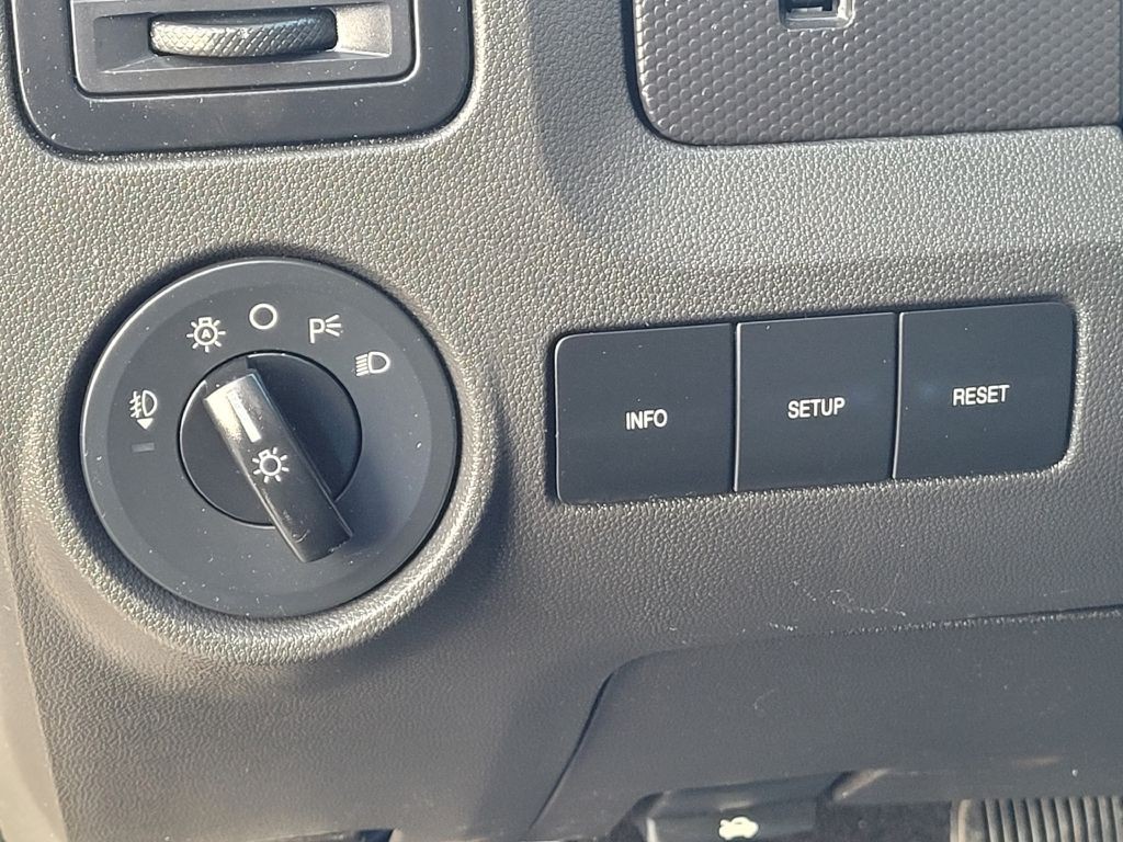 2011 Ford Escape Image 11