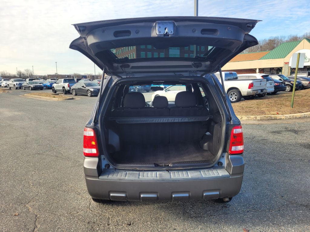 2011 Ford Escape Image 28