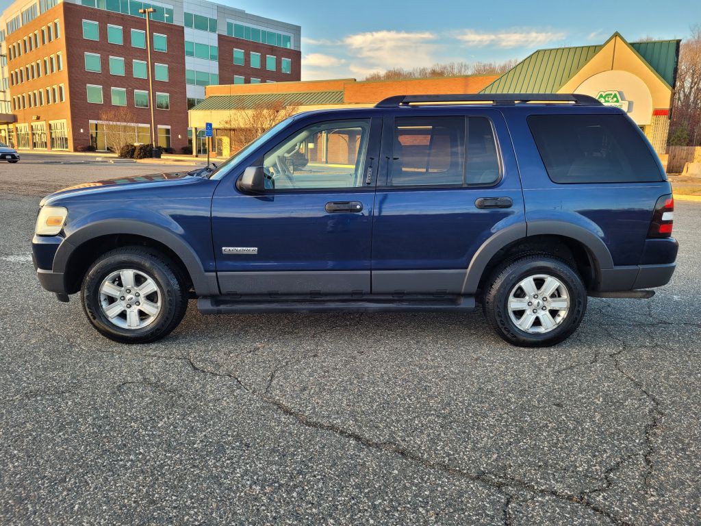 2006 Ford Explorer Image 2