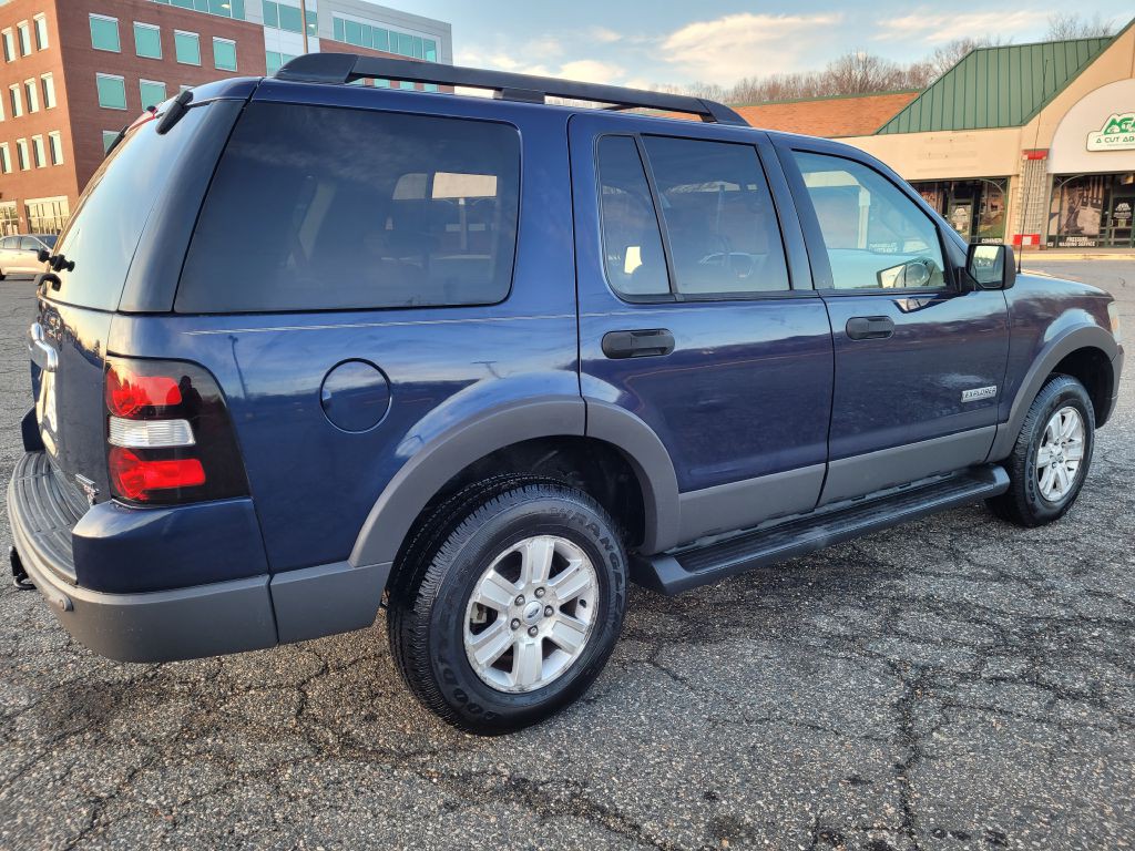 2006 Ford Explorer Image 30