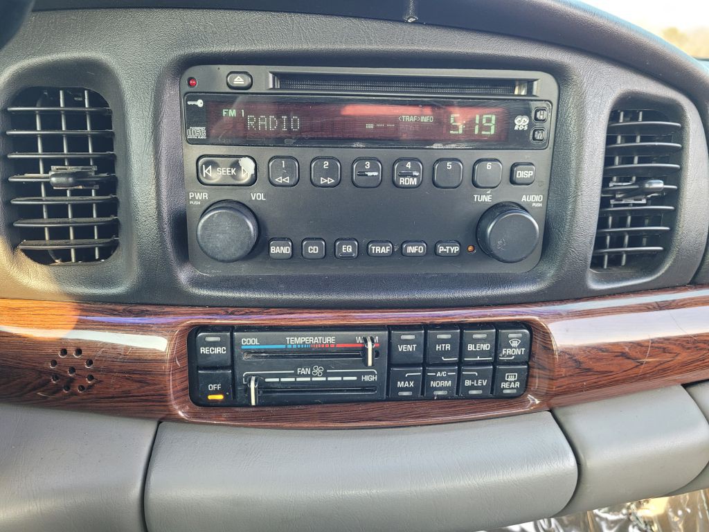 2004 Buick LeSabre Image 39