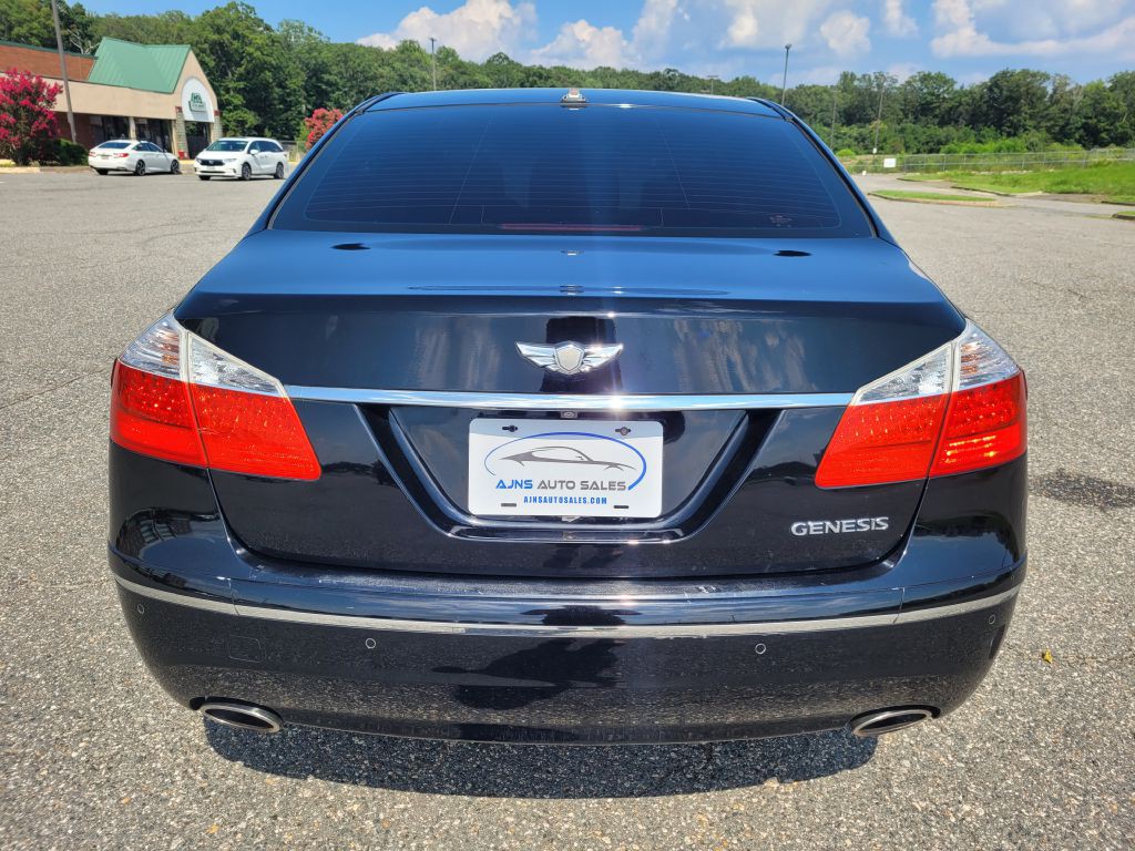 2009 Hyundai Genesis Image 3