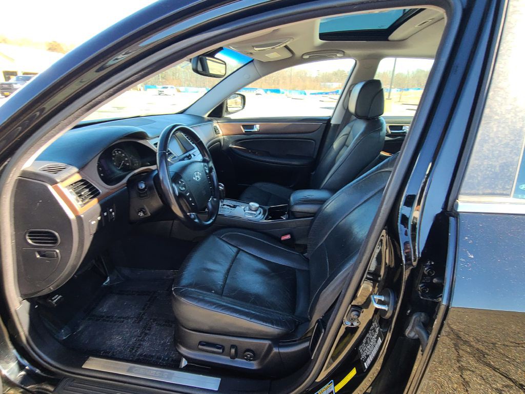 2009 Hyundai Genesis Image 8