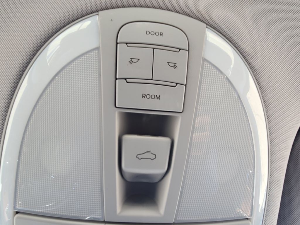 2009 Hyundai Genesis Image 23