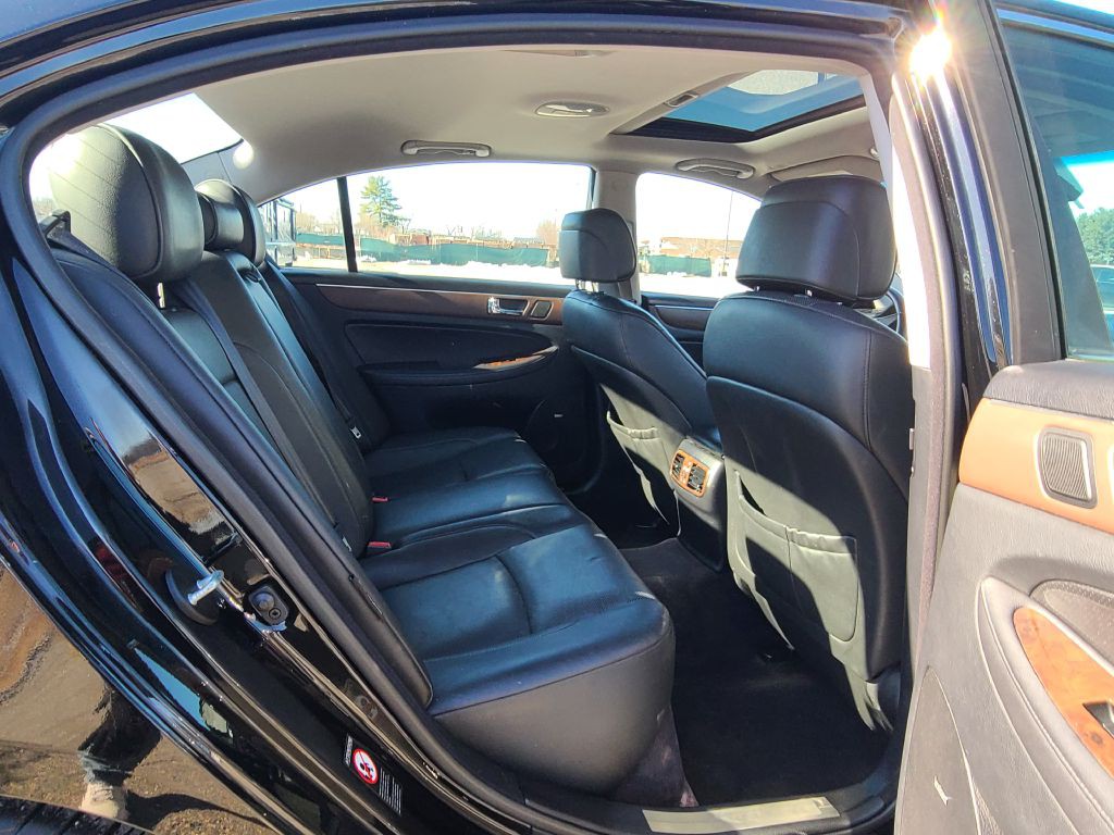 2009 Hyundai Genesis Image 24