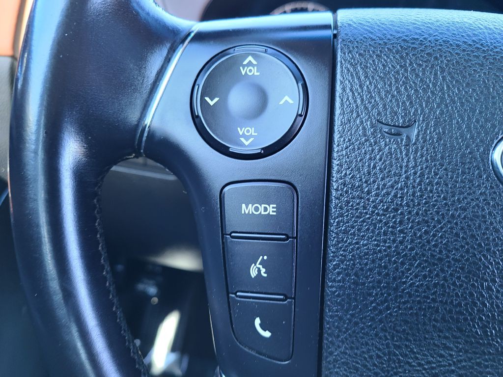 2009 Hyundai Genesis Image 25