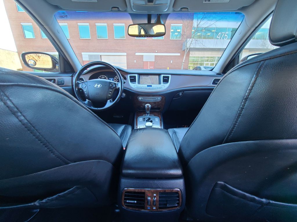 2009 Hyundai Genesis Image 30