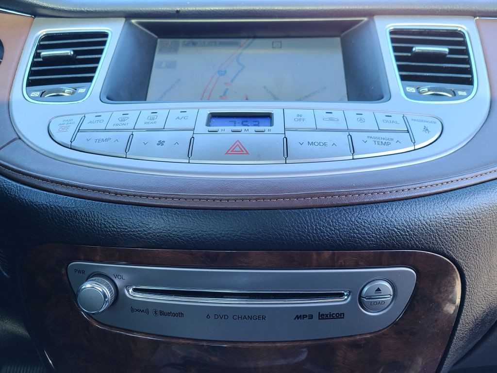 2009 Hyundai Genesis Image 36