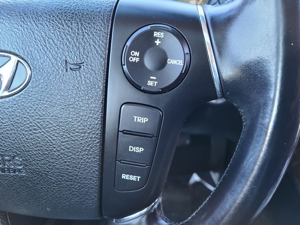 2009 Hyundai Genesis Image 38