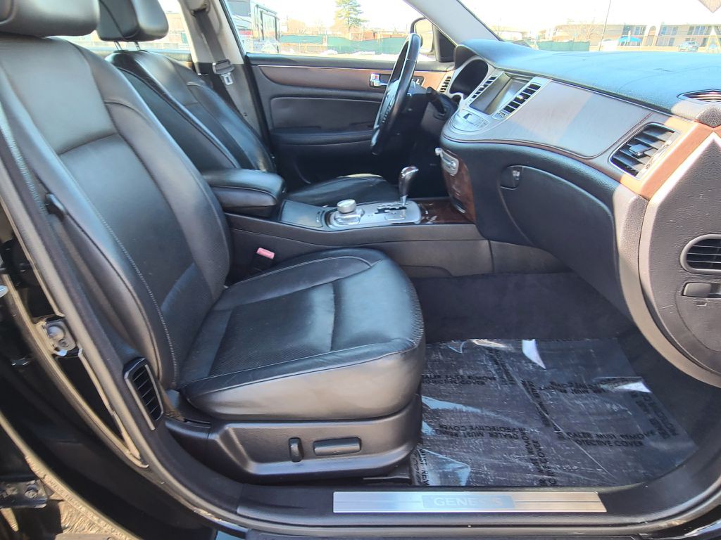 2009 Hyundai Genesis Image 39