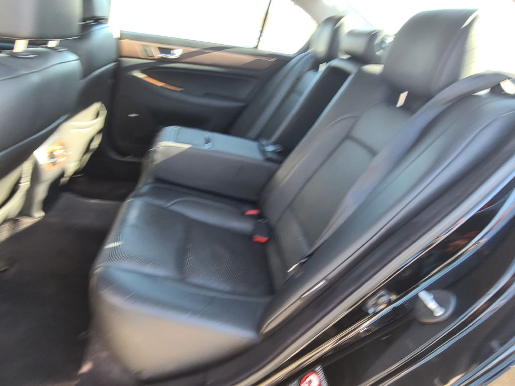 2009 Hyundai Genesis Image 40