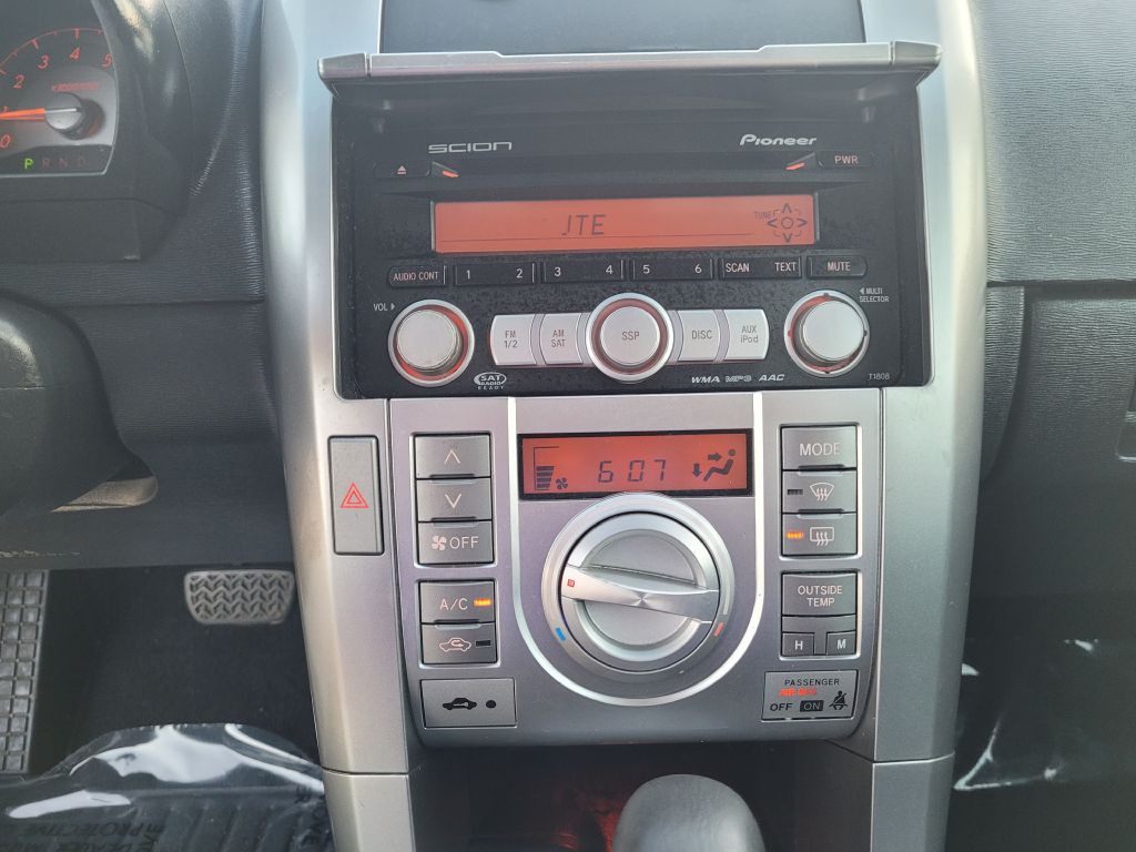 2010 Scion tC Image 10