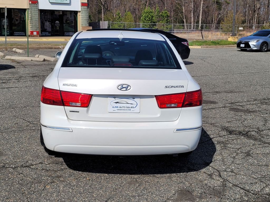2009 Hyundai Sonata Image 3