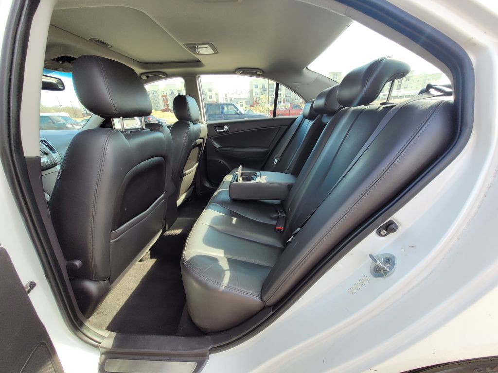 2009 Hyundai Sonata Image 10