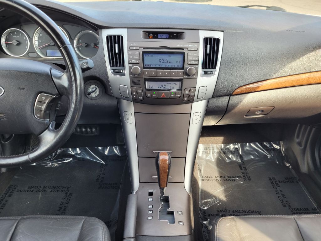 2009 Hyundai Sonata Image 13