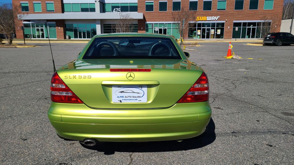 2001 Mercedes-Benz SLK-Class Image 3