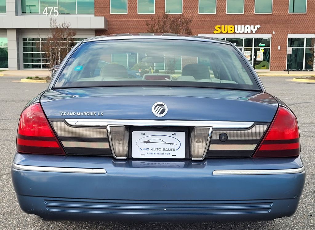2008 Mercury Grand Marquis Image 3