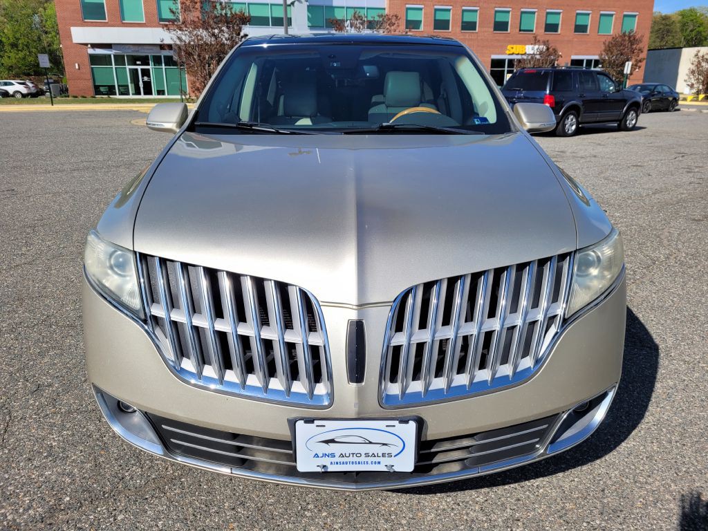 2010 Lincoln MKT Image 6