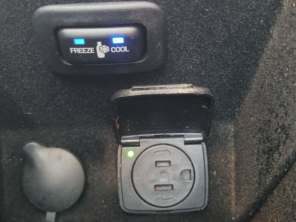 2010 Lincoln MKT Image 21