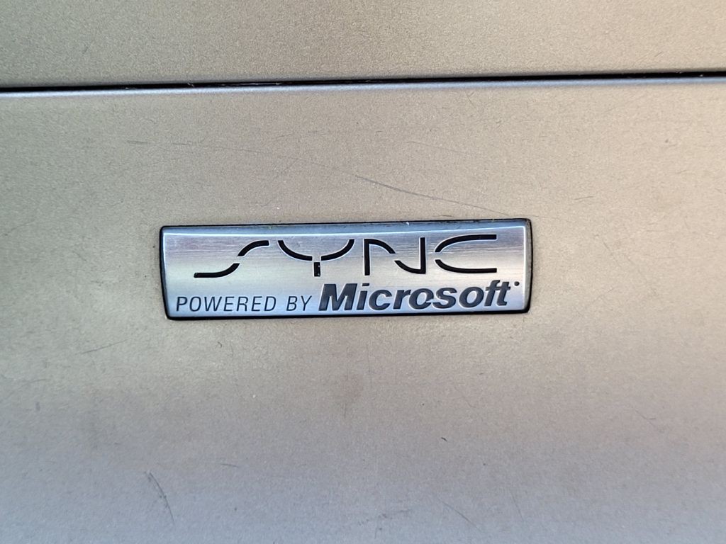2010 Lincoln MKT Image 28