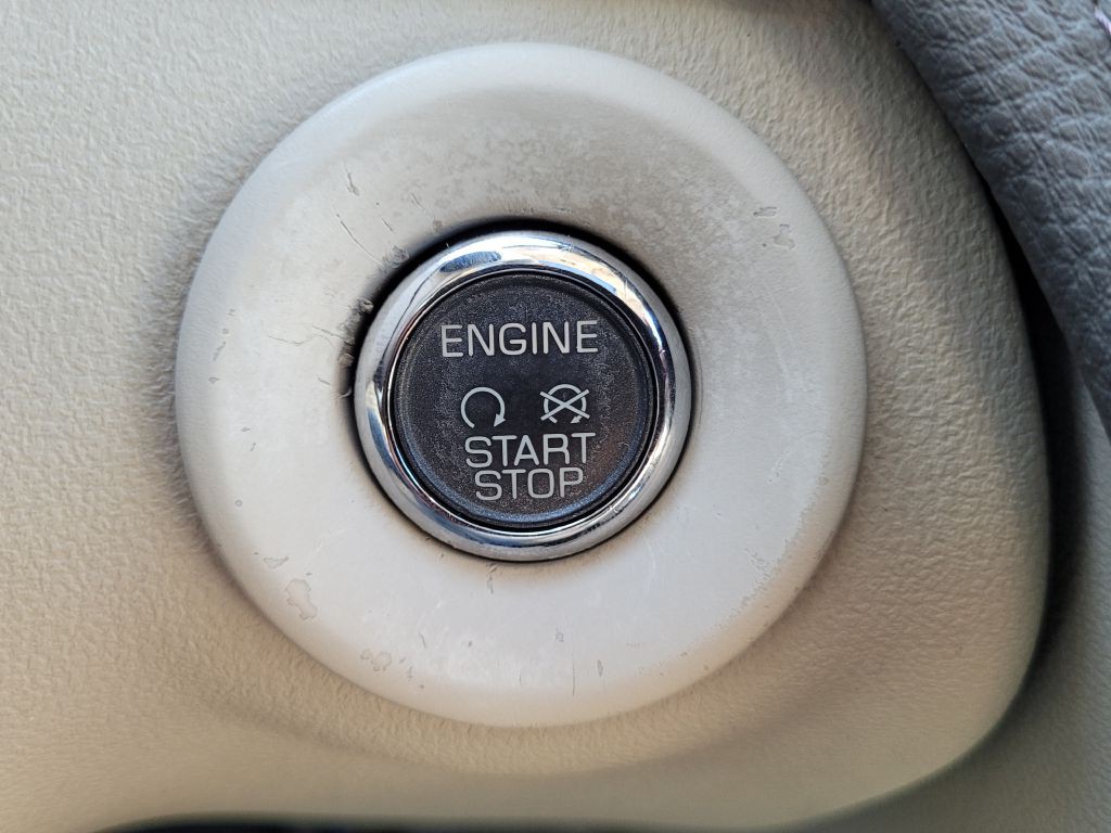 2010 Lincoln MKT Image 29