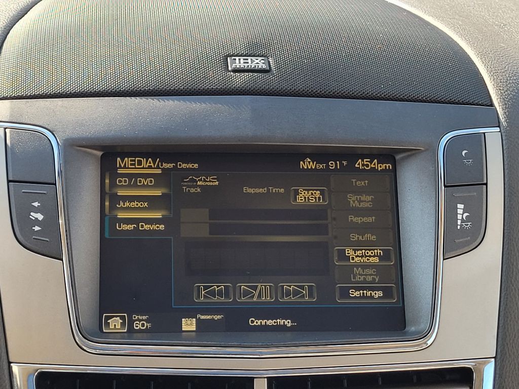 2010 Lincoln MKT Image 33
