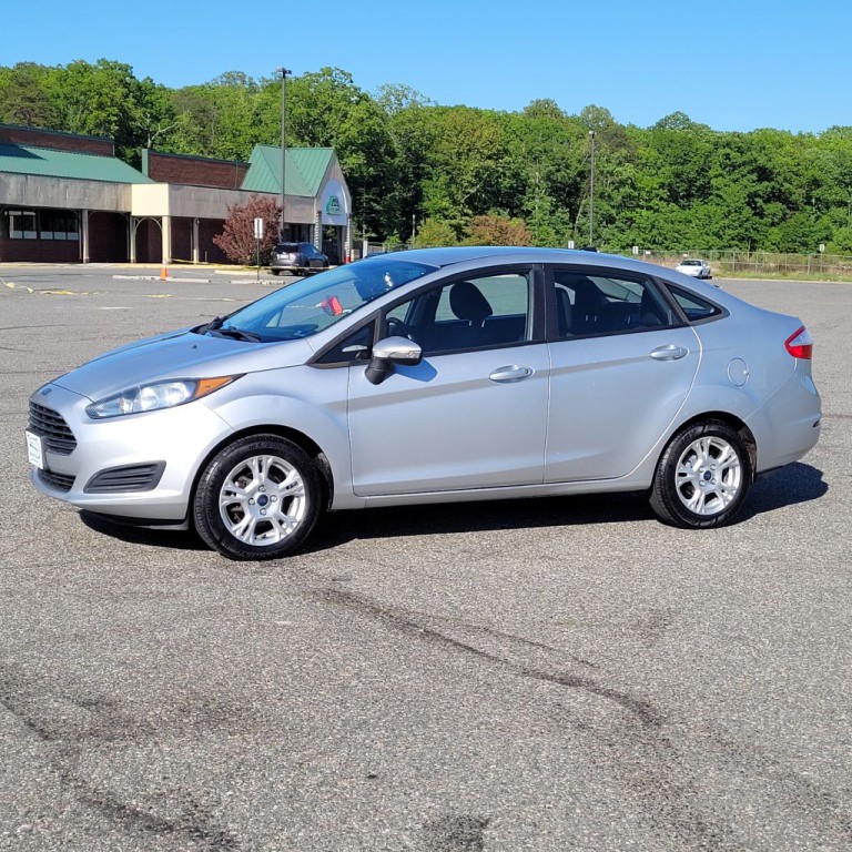 2015 Ford Fiesta Image 1