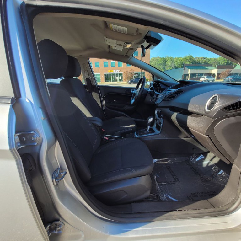 2015 Ford Fiesta Image 8