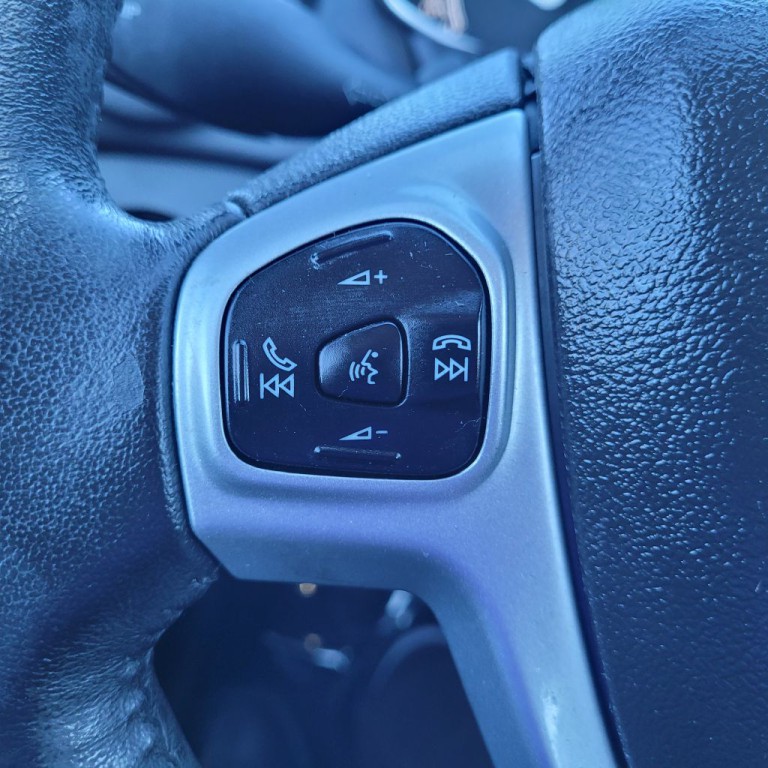 2015 Ford Fiesta Image 10