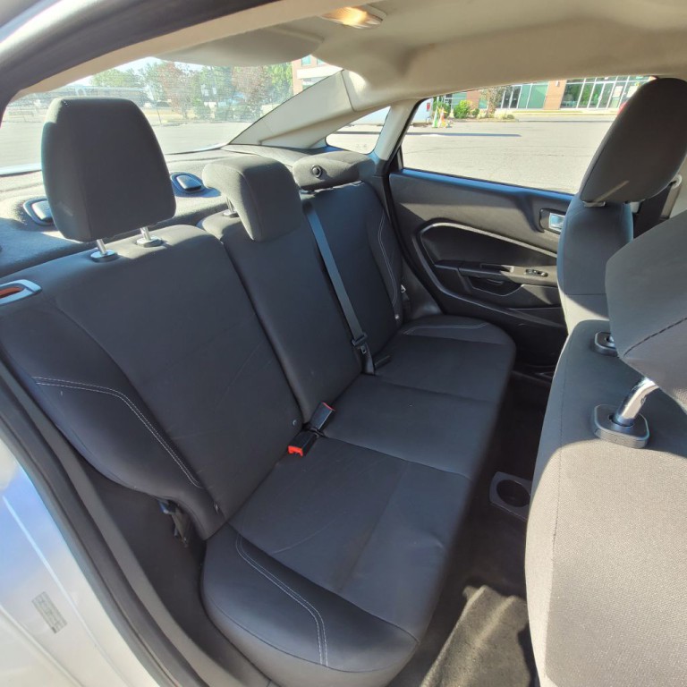 2015 Ford Fiesta Image 35