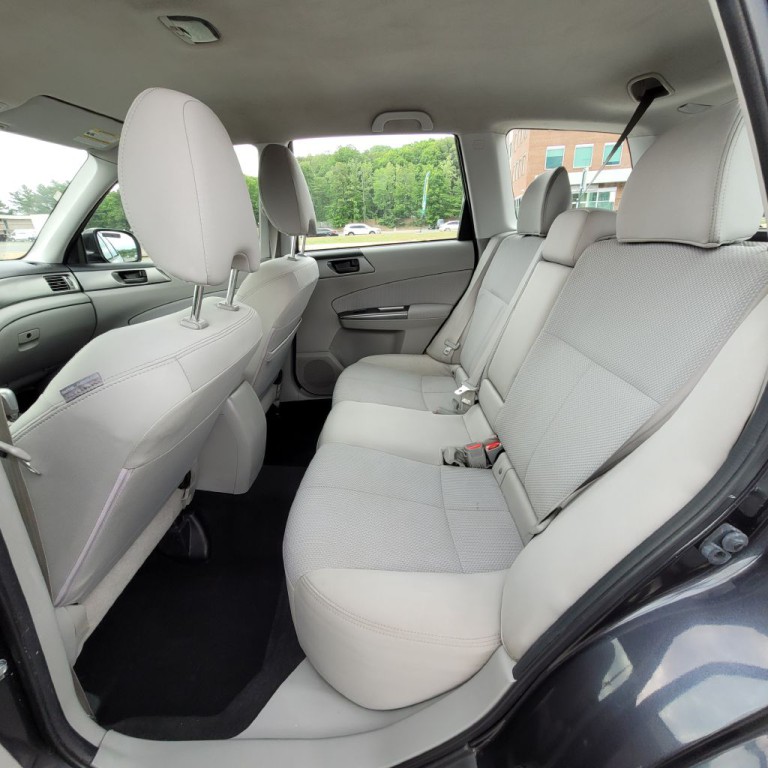 2012 Subaru Forester Image 16
