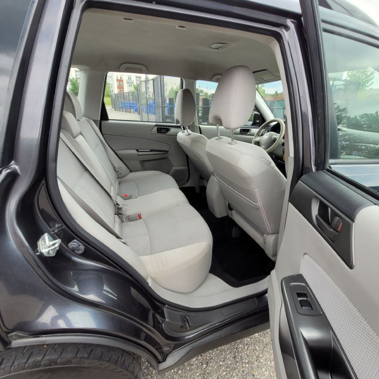 2012 Subaru Forester Image 35