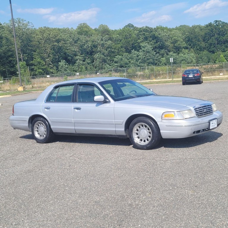 2000 Ford Crown Victoria Image 27
