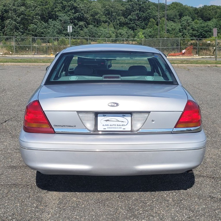 2000 Ford Crown Victoria Image 36