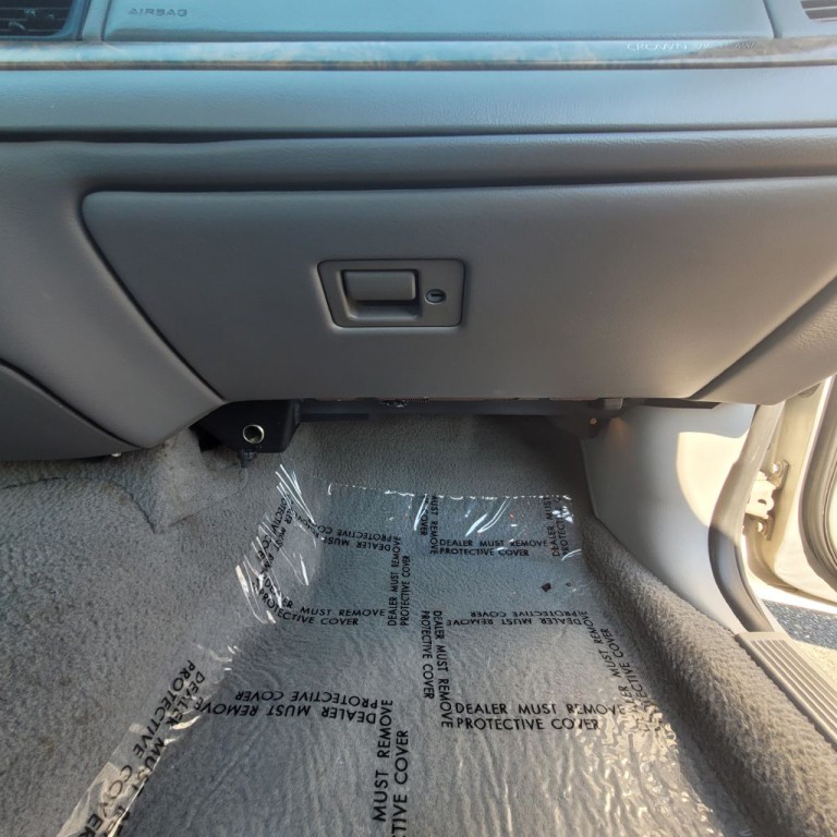 2000 Ford Crown Victoria Image 39