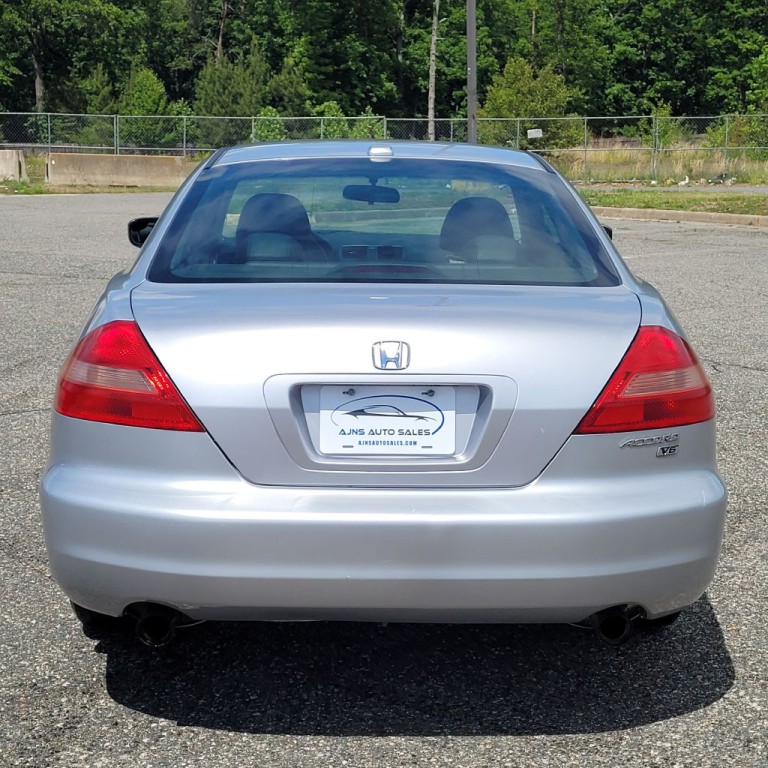 2004 Honda Accord Image 3