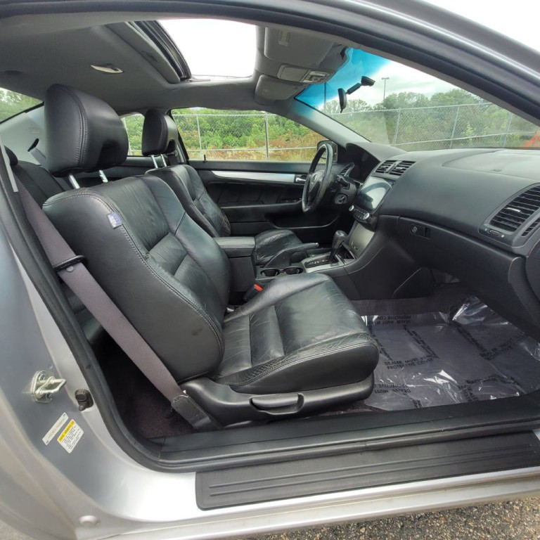 2004 Honda Accord Image 11