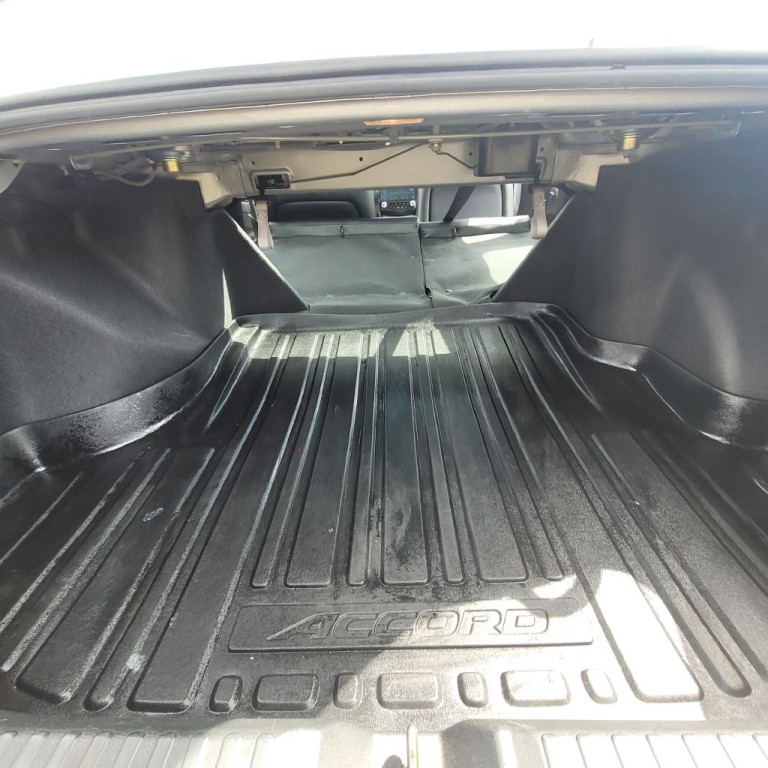 2004 Honda Accord Image 23