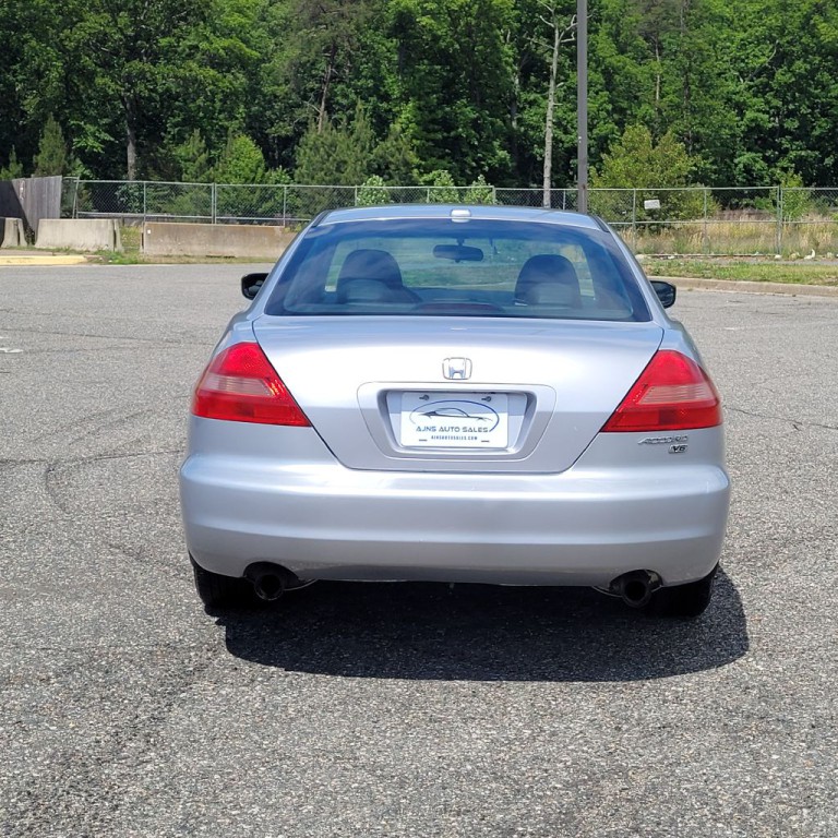 2004 Honda Accord Image 28