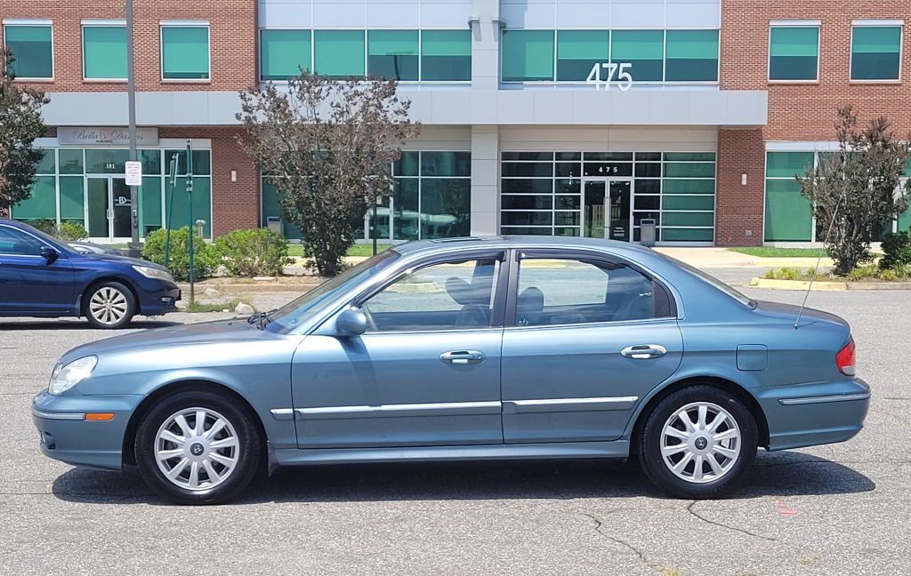 2005 Hyundai Sonata Image 2