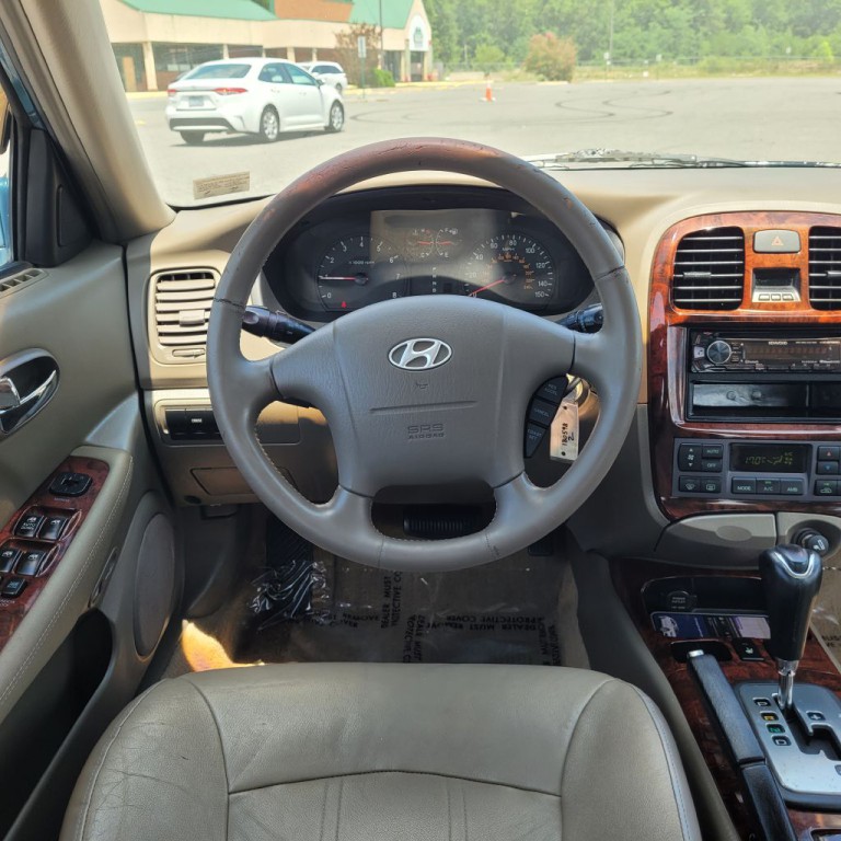 2005 Hyundai Sonata Image 24