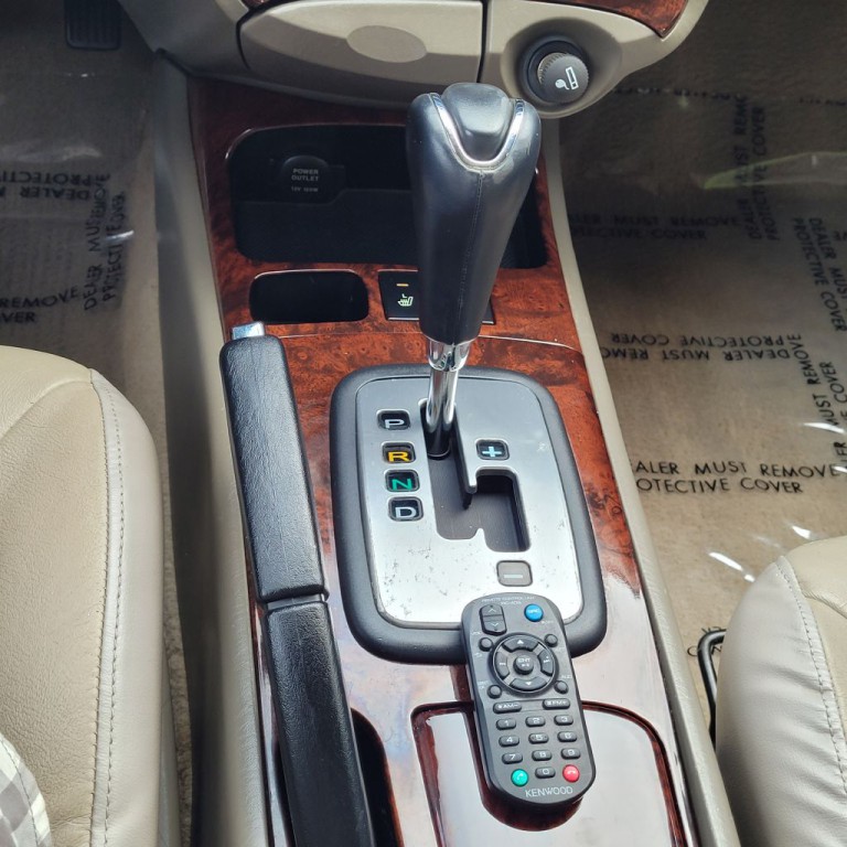 2005 Hyundai Sonata Image 40