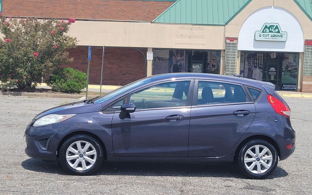 2013 Ford Fiesta Image 2