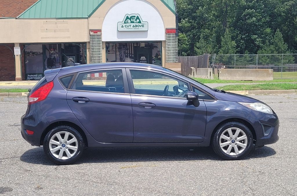 2013 Ford Fiesta Image 5