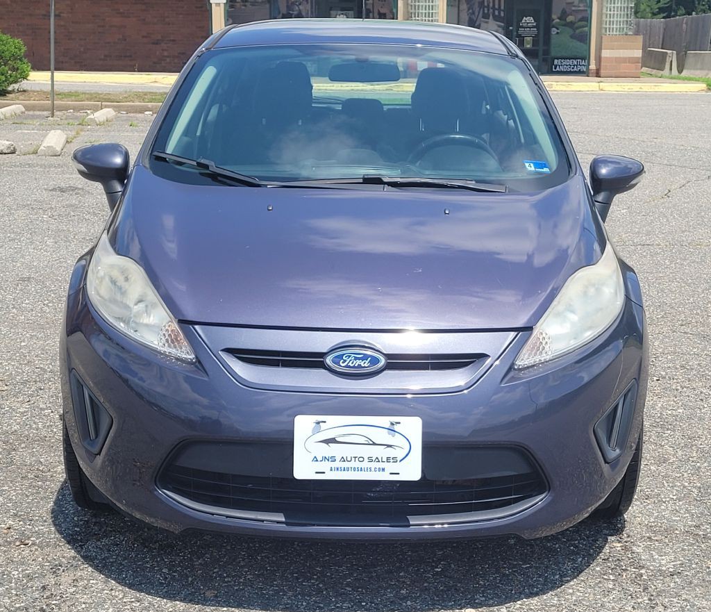 2013 Ford Fiesta Image 6