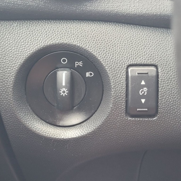 2013 Ford Fiesta Image 21
