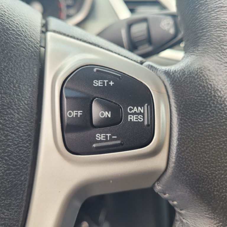 2013 Ford Fiesta Image 22